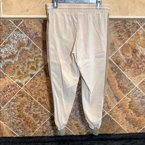 Anthropology’s Cloth & Stone Women’s Beige Army Olive Green Side Striped Joggers - Picture 2 of 7